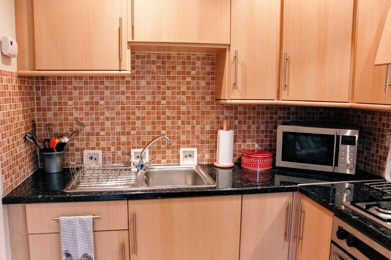 1 Bedroom Apartment In Central Edinburgh