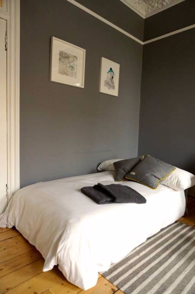 1 Bedroom Apartment In Morningside