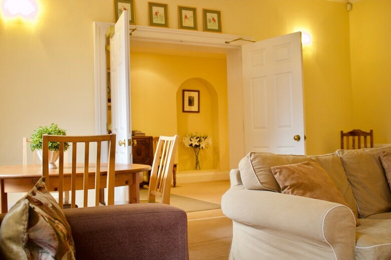 Apartamentos 2 Bedroom Flat In Newtown, Edinburgh