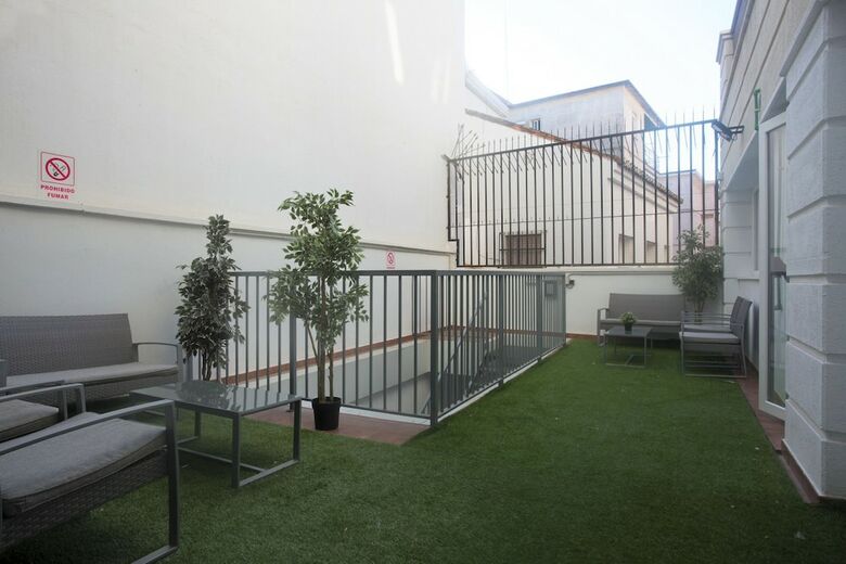 Hostal Residencia Universitaria Alboran