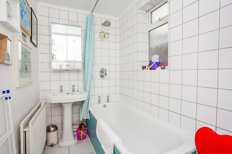 Two Bedroom Apartment Near Shepherds Bush