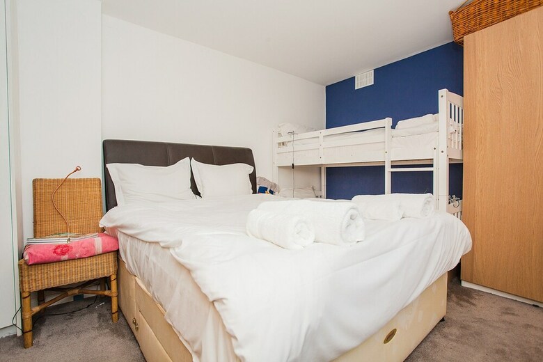 Two Bedroom Apartment Near Shepherds Bush