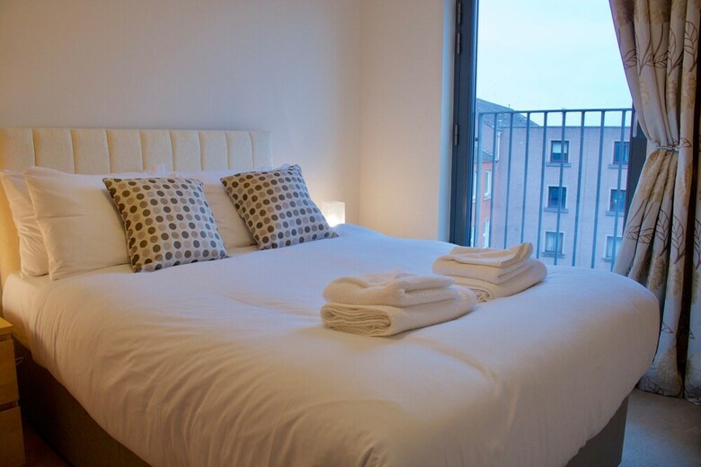 3 Bedroom Duplex Apartment In Edinburgh