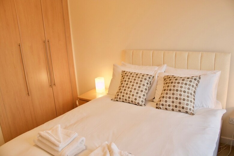 3 Bedroom Duplex Apartment In Edinburgh