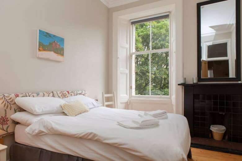 4 Bedroom Apartment Near The Meadows