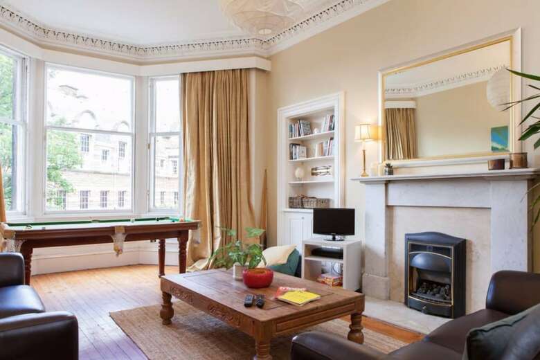 4 Bedroom Apartment Near The Meadows