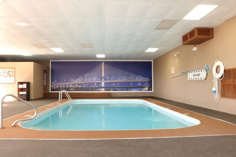 Hotel Baymont By Wyndham Perrysburg