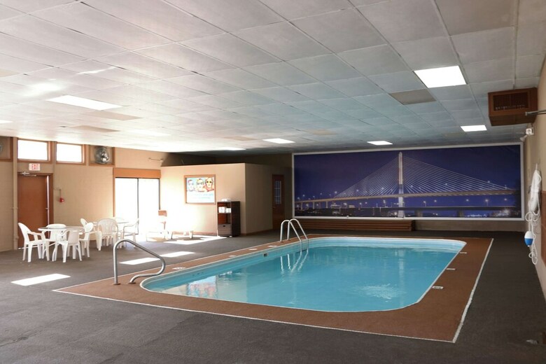 Hotel Baymont By Wyndham Perrysburg
