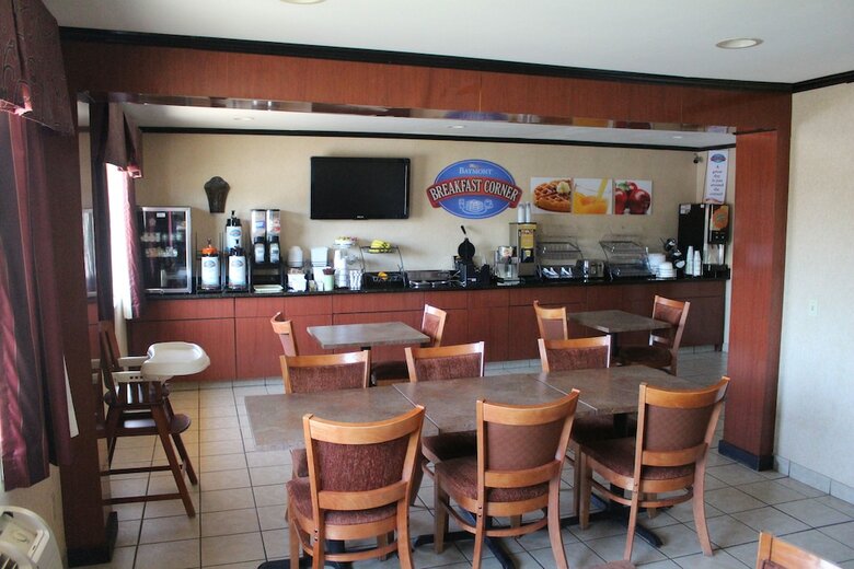 Hotel Baymont By Wyndham Perrysburg