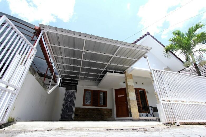 Villa D'java Homestay Babarsari By The Grand Java