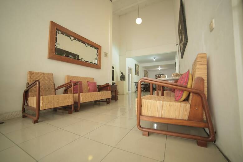 Bed & Breakfast Watusaman Homestay By The Grand Java