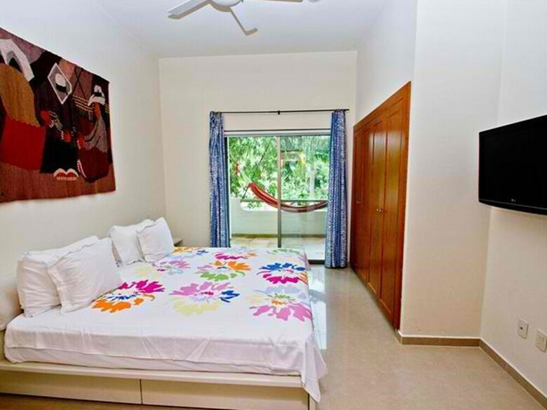 Palmar Del Sol Condominium By Chezplaya