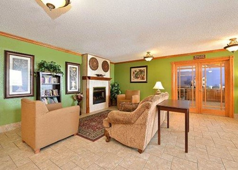 Hotel Quality Inn & Suites