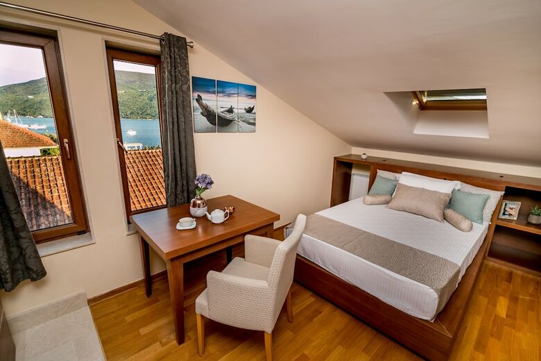 Apartamentos Hedera Residences