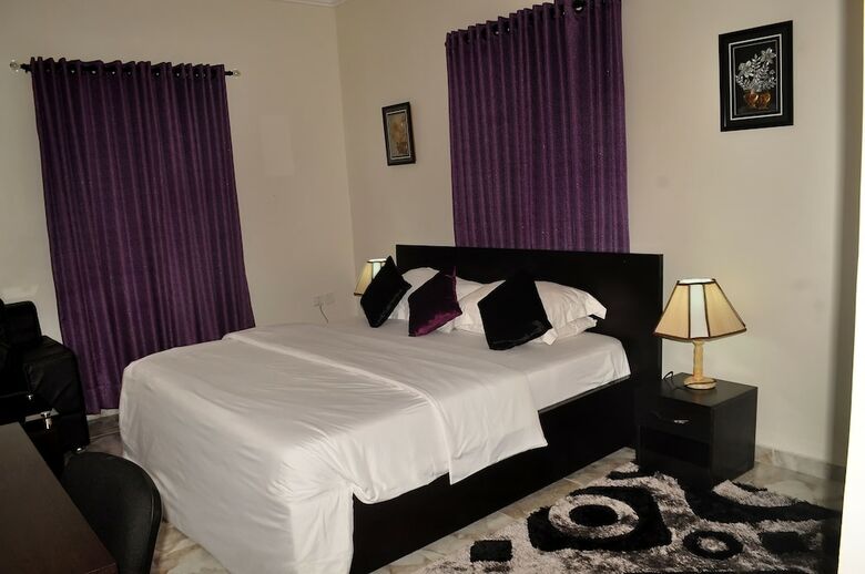 J. Gibson Hotel