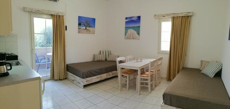 Apartamentos Evina Rooms & Villas