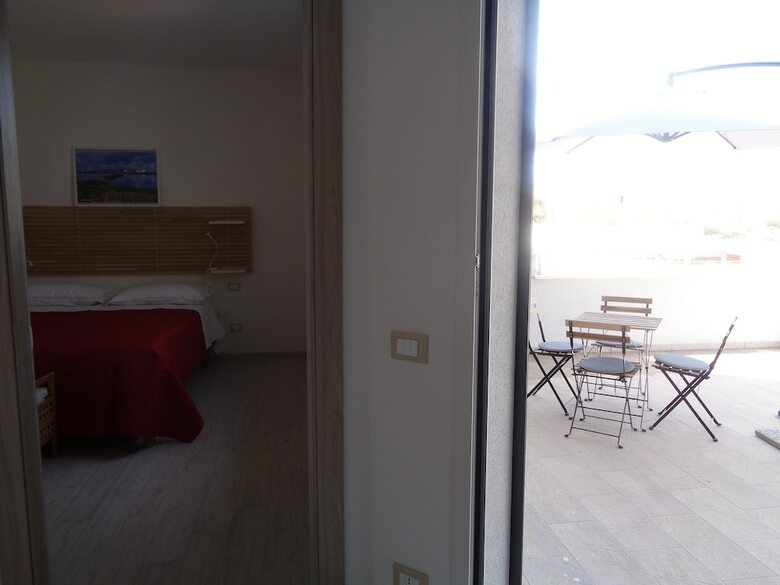 Eryx Apartments