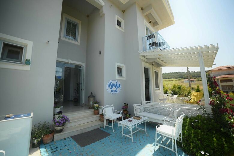Hotel Aspasia House
