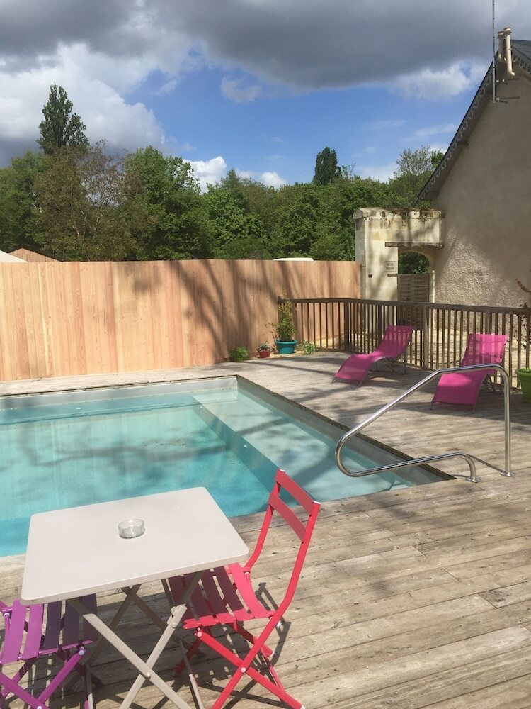 G�te Ch�teau De Baillant
