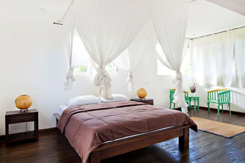 Black & White Villa