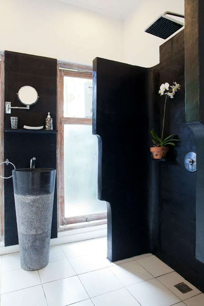 Black & White Villa