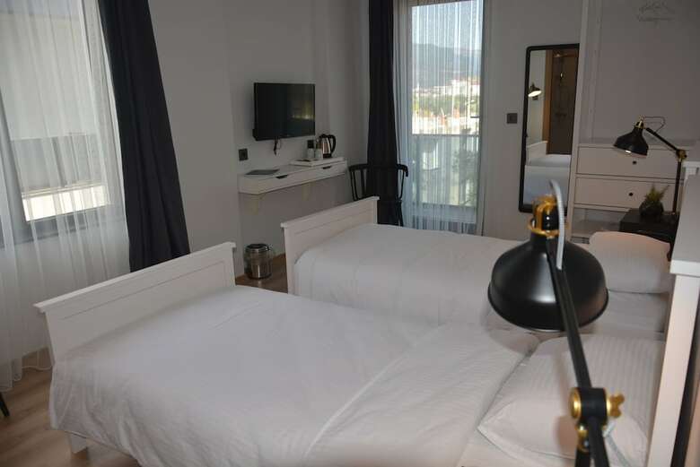 Eleia Hotel ?znik