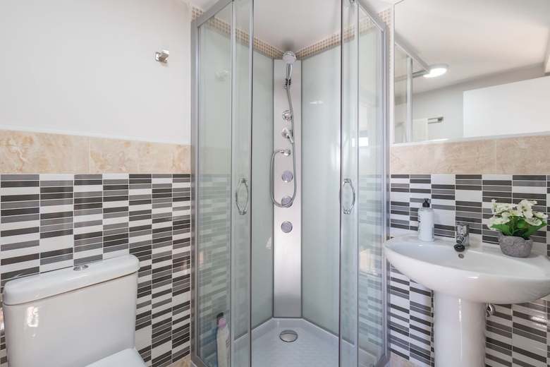 Apartamentos Alhamar Center