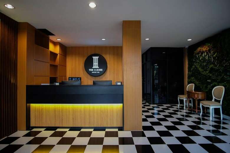 Hotel The O-zone Airport Inn