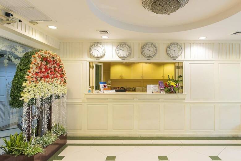 Hotel Orchid Resort