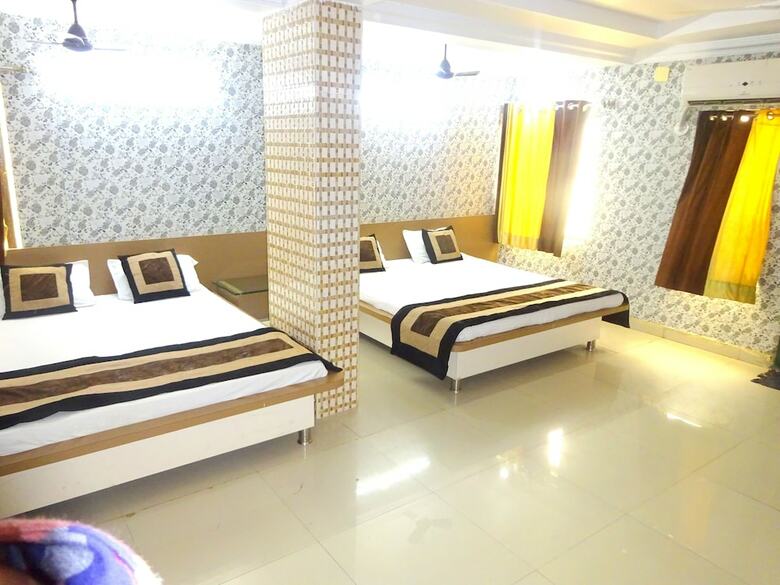 Hotel Raj Palace By Sky Stays