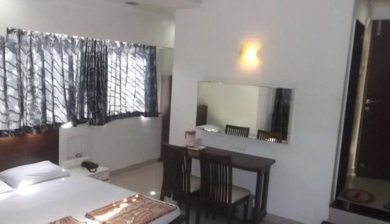 Hotel Rajshree Lodging
