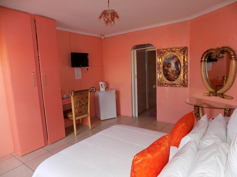 Hotel Joezebel Guest House