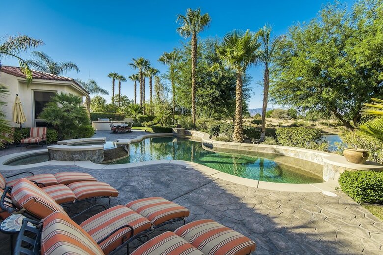 Villa Rat Pack Retreat - Four Bedroom Home