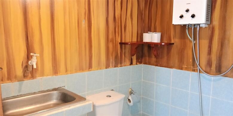 Hotel Ausan Beach Front Cottage And Restaurant