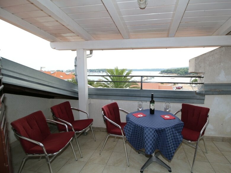 Apartments And Rooms Eugenia