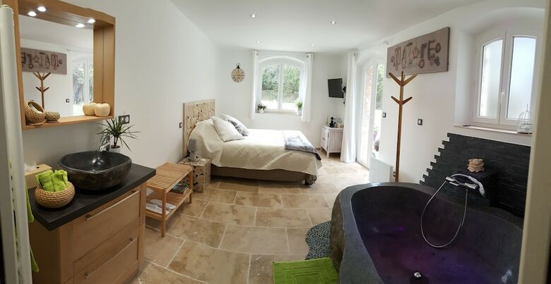 Hotel Au Charme De P�piole