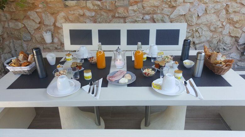Hotel Au Charme De P�piole