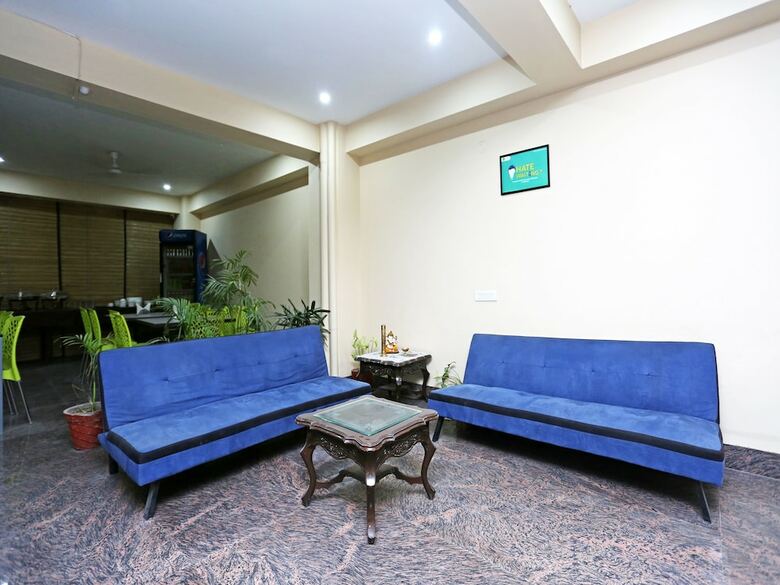 Hotel Oyo 14444 Jmk House