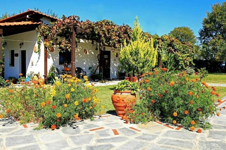 Aparthotel Dionysos Apartments
