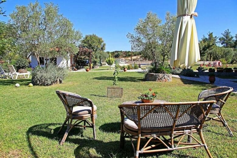 Aparthotel Dionysos Apartments