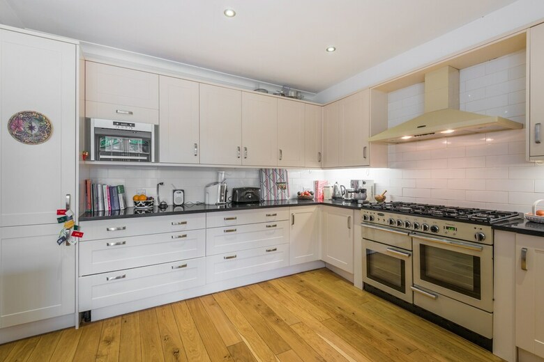 Charming Golders Green Home By Hampstead Heath