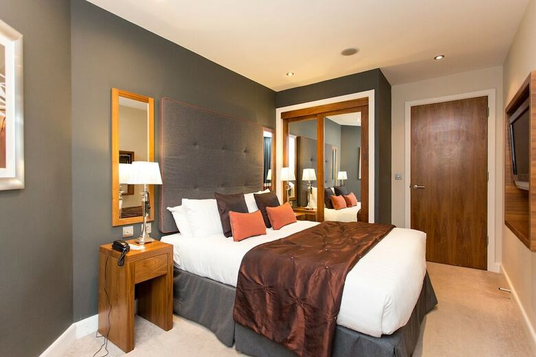 Aparthotel The Chambers - Park Place - Apartments