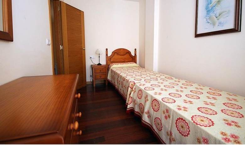 102896 -  Apartment In Corcubi�n