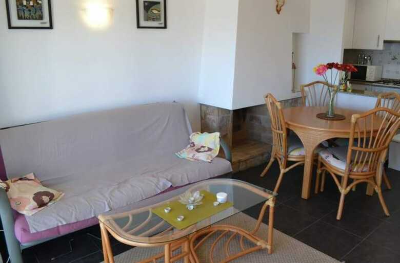 106314 - Apartment In Llan�a