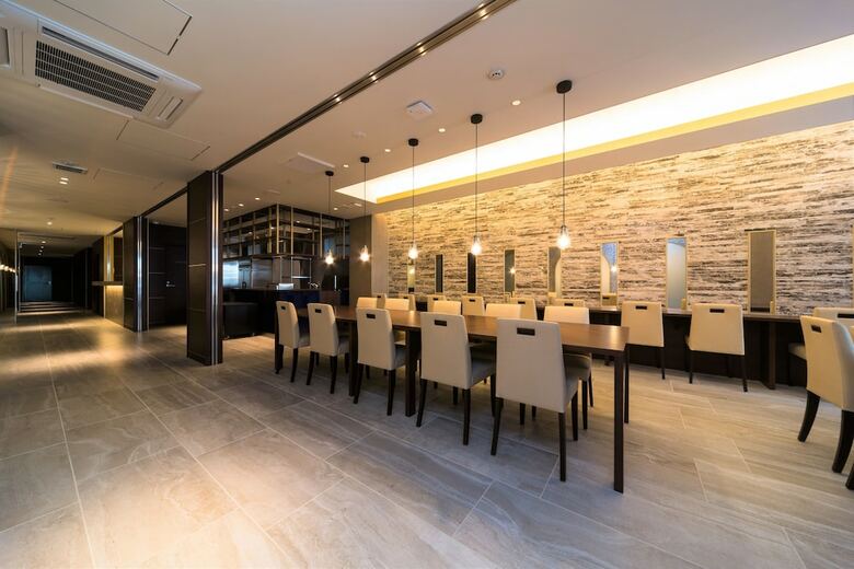Shinsaibashi Crystalhotel