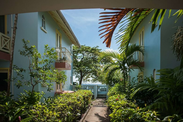 Apartamentos Point Village Studios And Suites