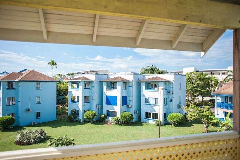 Apartamentos Point Village Studios And Suites