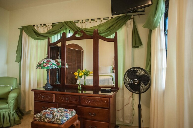 Villa Clarridge Hall Guesthouse