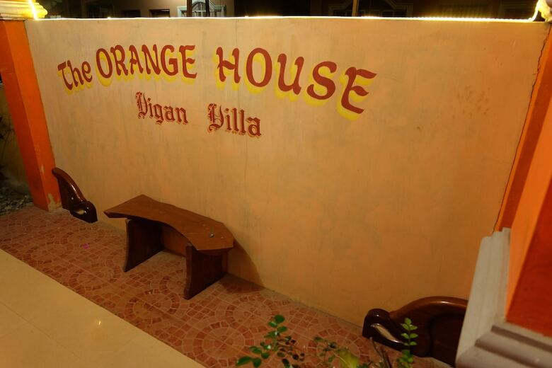 The Orange House - Vigan Villa