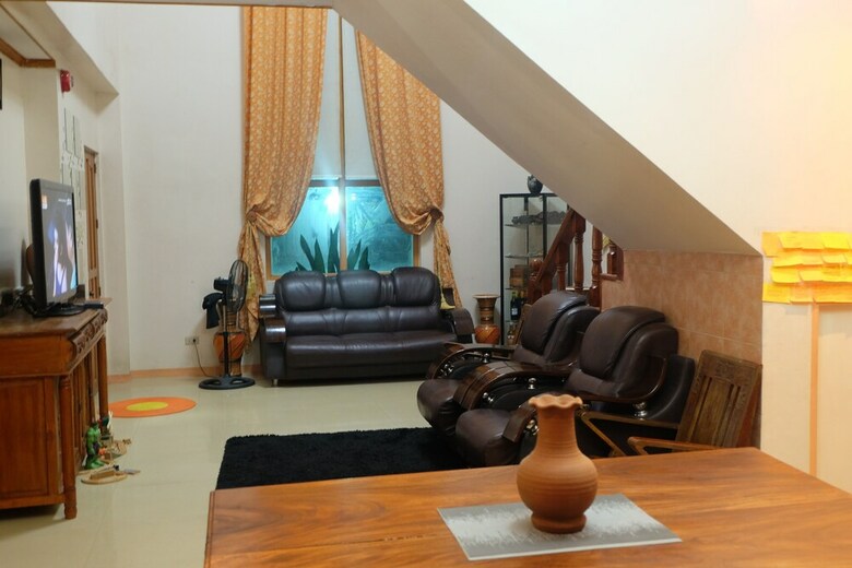 The Orange House - Vigan Villa